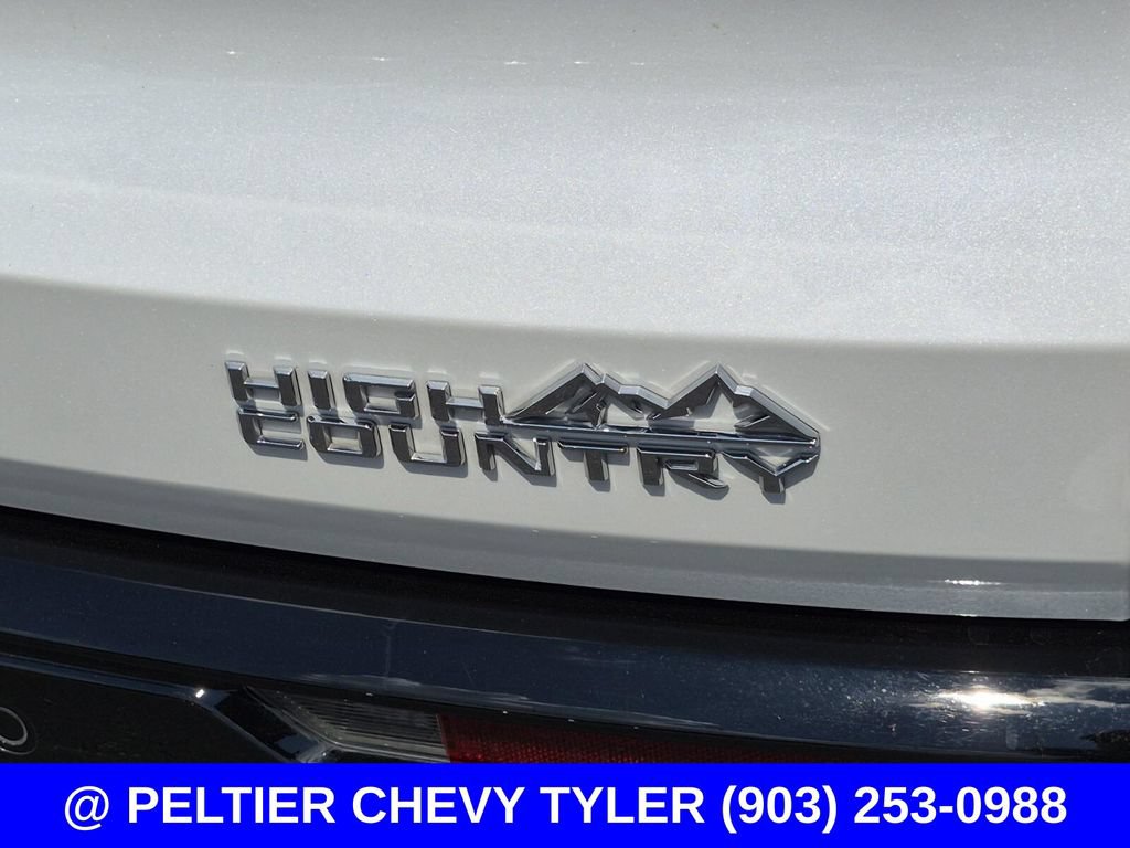 Used 2025 Chevrolet Traverse High Country FWD image 10