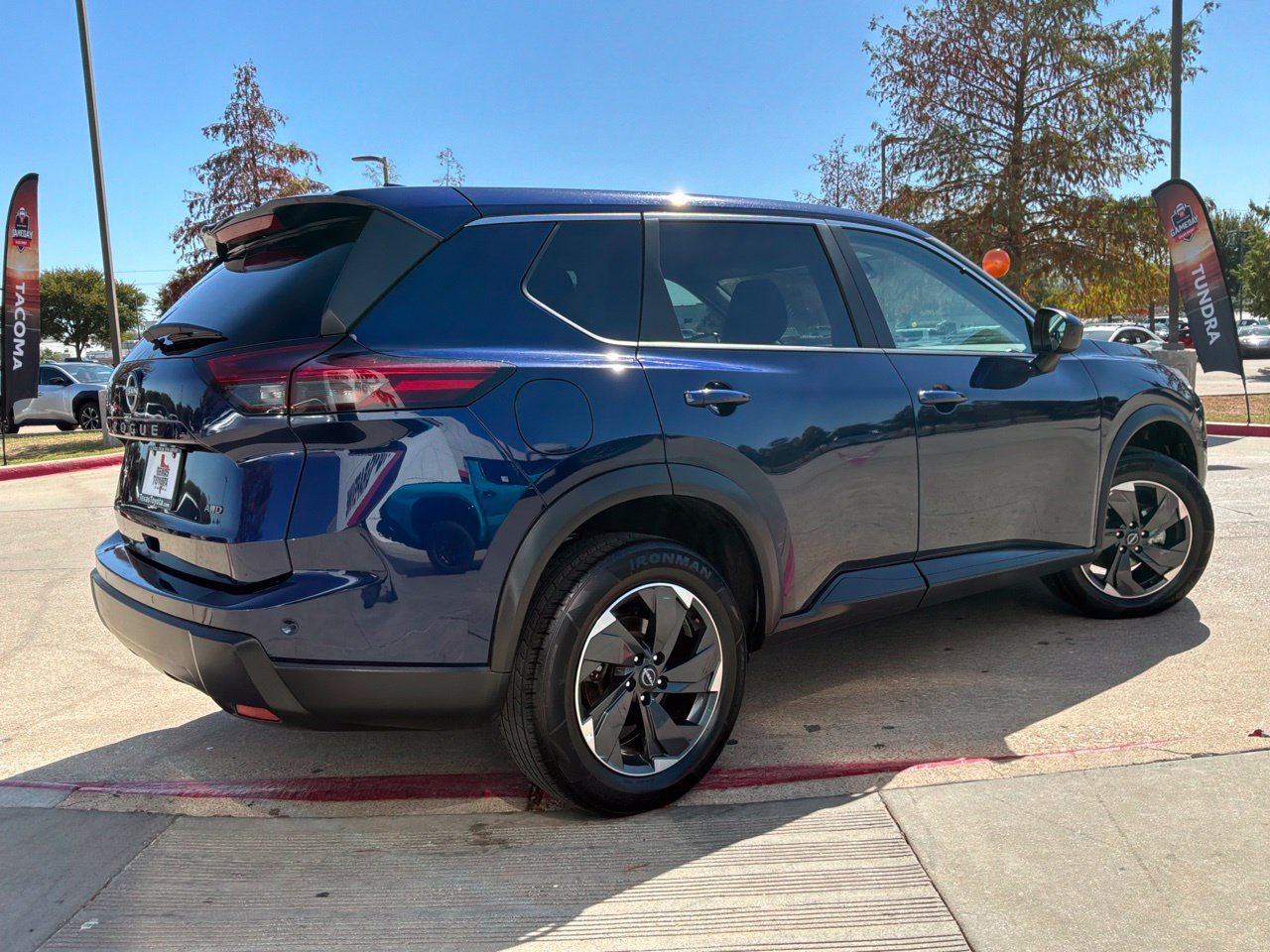 Used 2025 Nissan Rogue SV AWD/4WD image 6