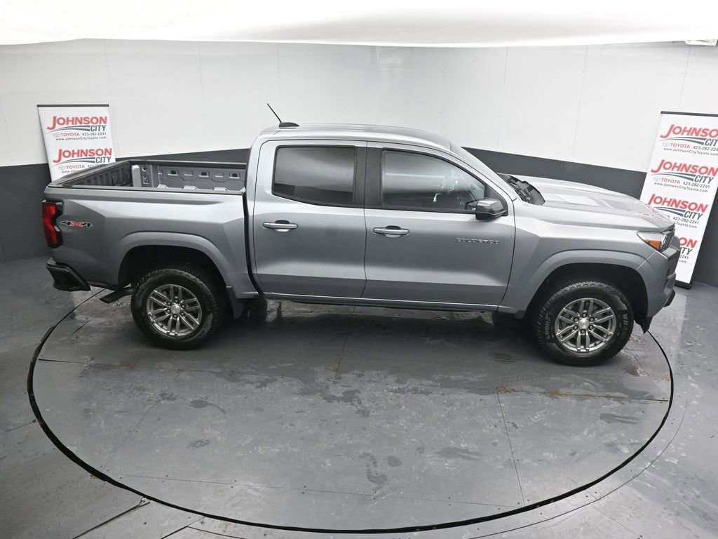 Used 2023 Chevrolet Colorado LT w/ LT Convenience Package II AWD/4WD image 31