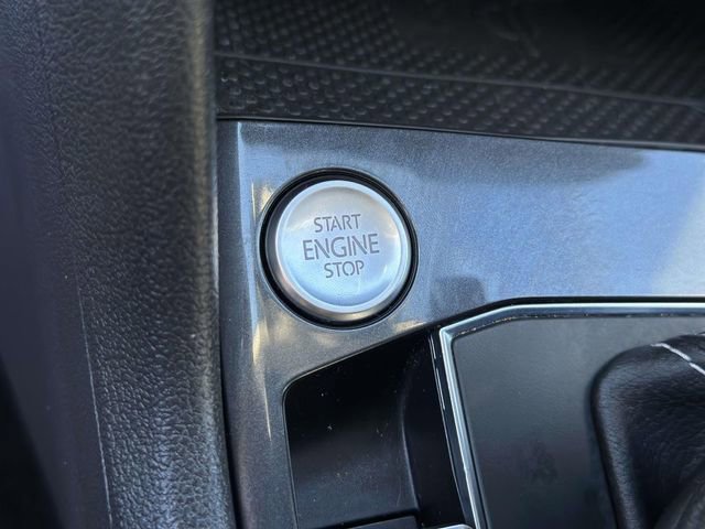 Used 2021 Volkswagen Tiguan SE w/ Panoramic Sunroof Package image 21