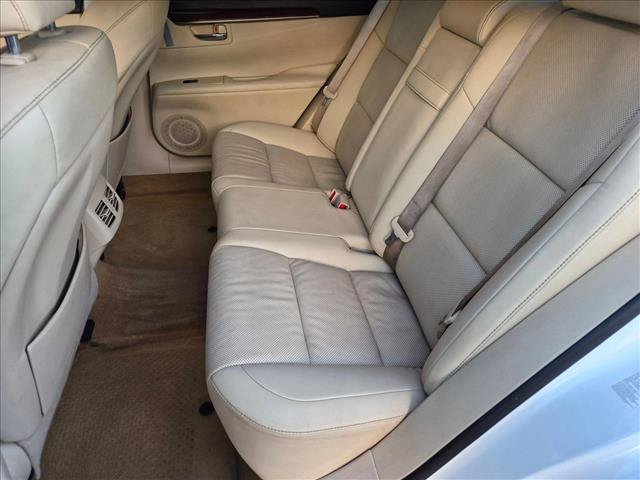 Used 2014 Lexus ES 350 w/ Premium Package FWD image 16