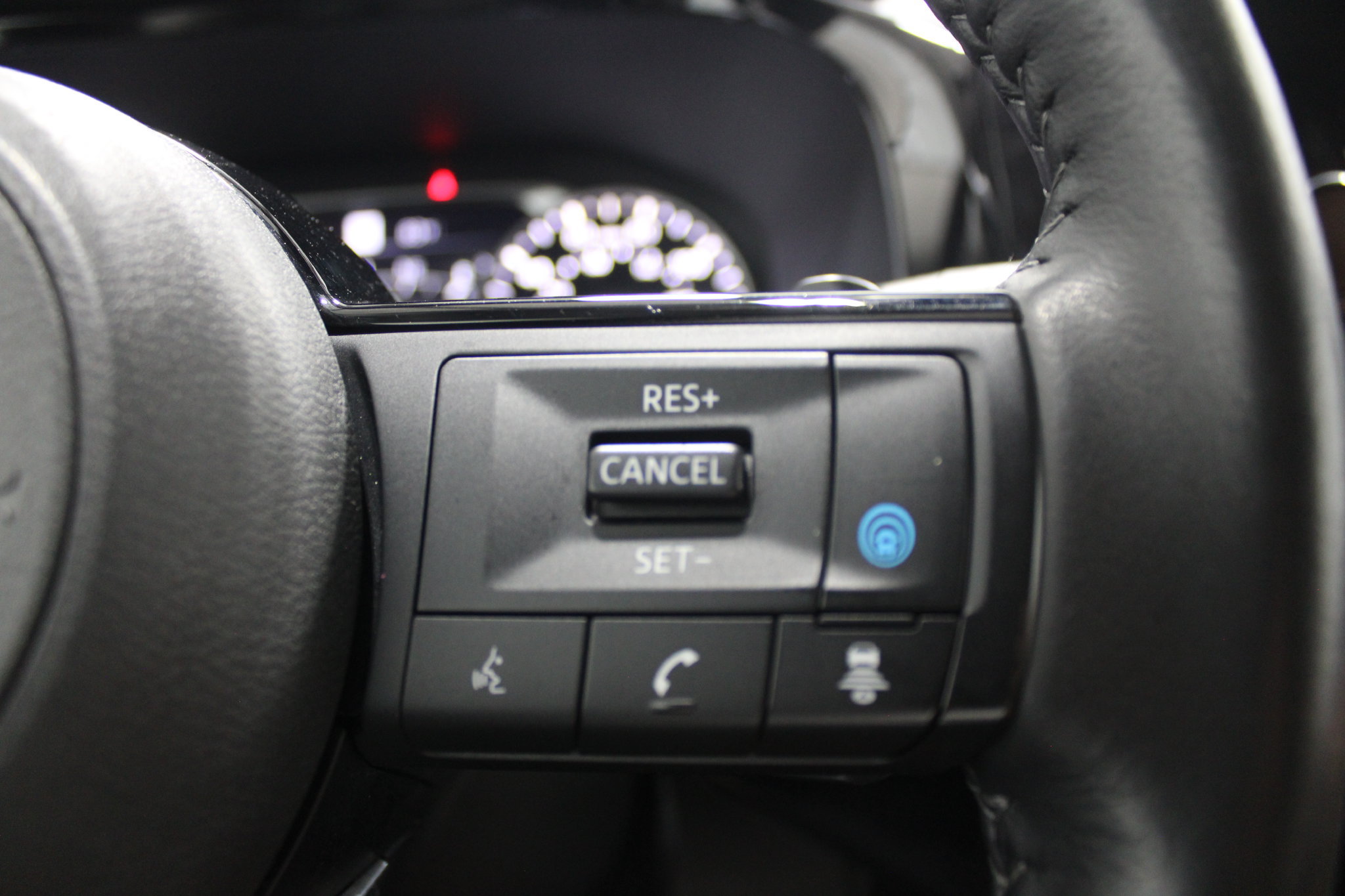 Used 2024 Nissan Pathfinder SL w/ Cargo Package AWD/4WD image 38