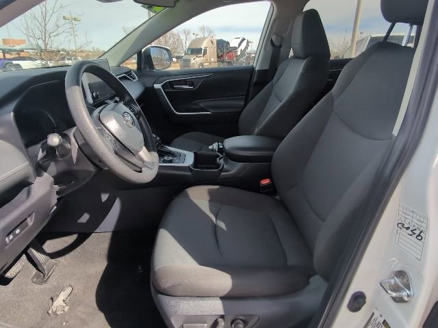 Used 2025 Toyota RAV4 XLE AWD/4WD image 12
