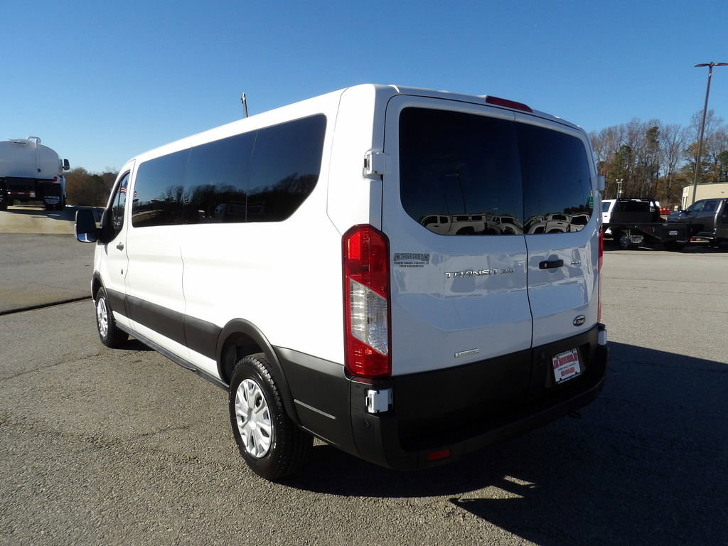 Used 2023 Ford Transit 350 XLT RWD image 5