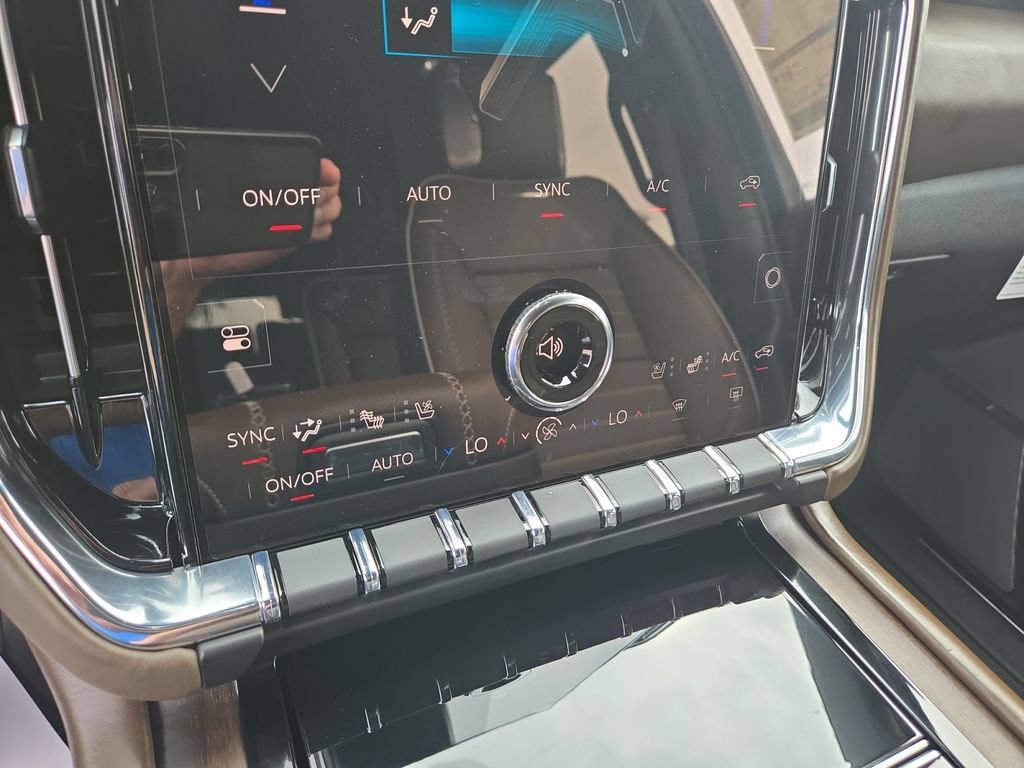 New 2026 GMC Yukon XL Denali Ultimate AWD/4WD image 33