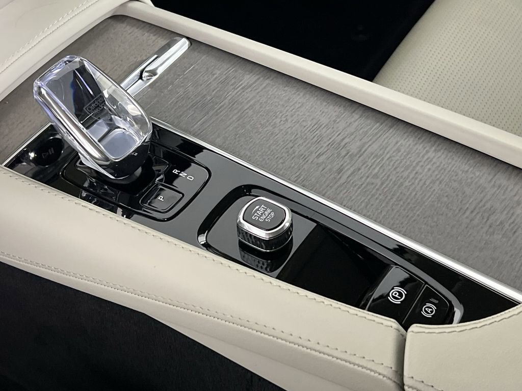 Certified 2025 Volvo V90 B6 Cross Country Ultra image 23