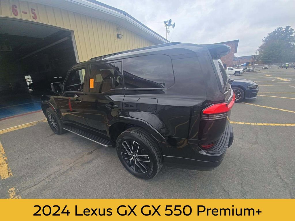Used 2024 Lexus GX 550 w/ Accessory Package (Z1) AWD/4WD image 2