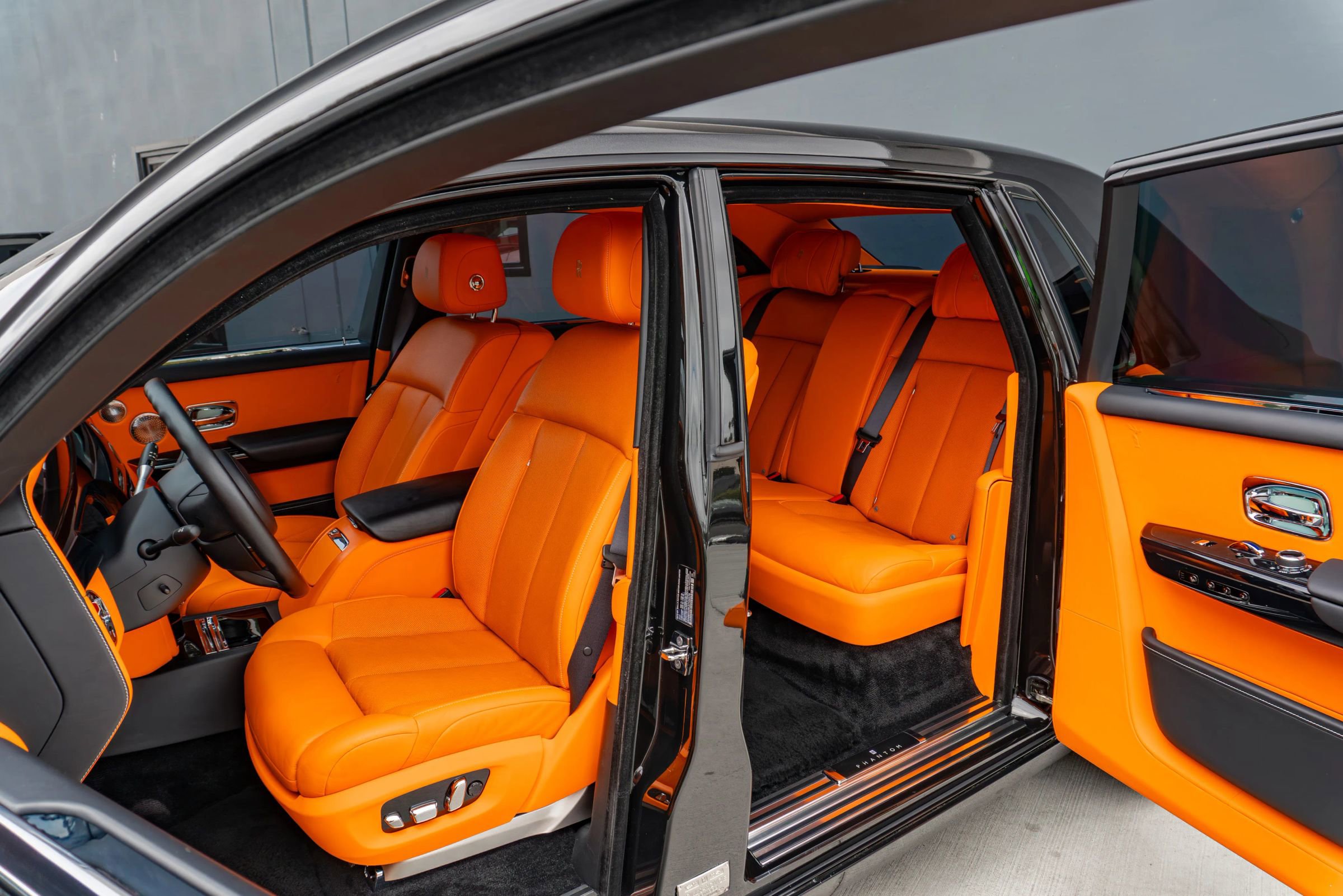 Used 2018 Rolls-Royce Phantom Sedan RWD image 11