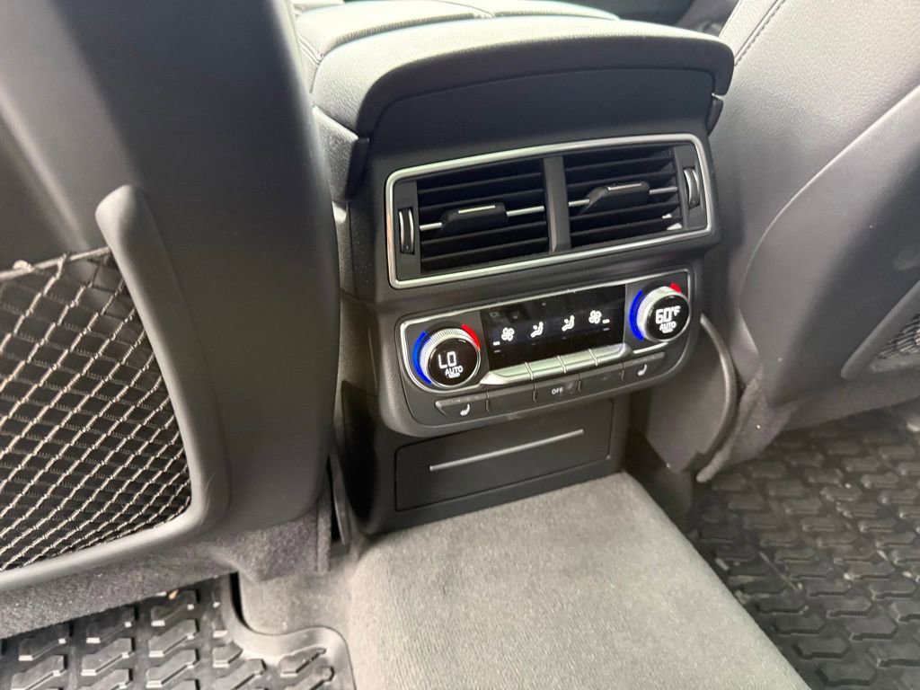 Used 2017 Audi Q7 3.0T Prestige AWD/4WD image 7