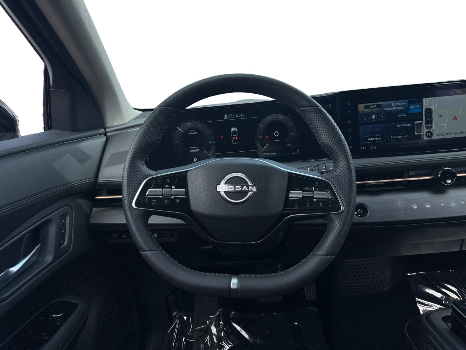 Used 2024 Nissan Ariya FWD image 12