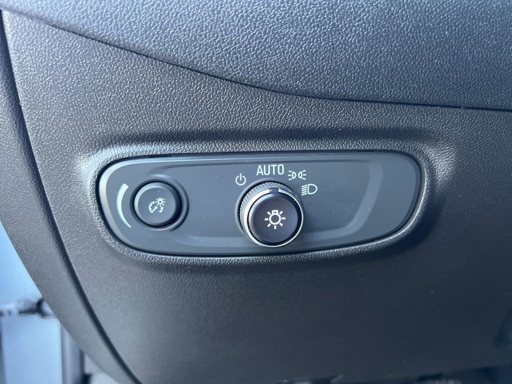 Used 2023 Chevrolet Equinox RS image 27