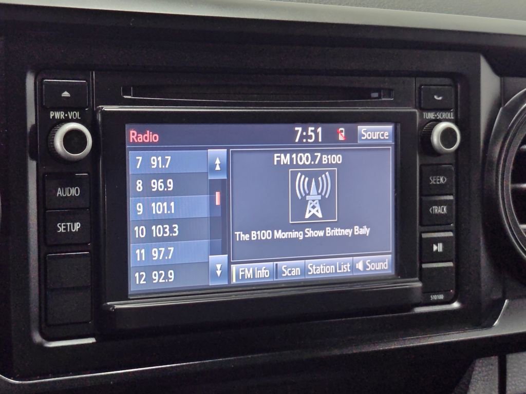 Used 2016 Toyota Tacoma SR image 6