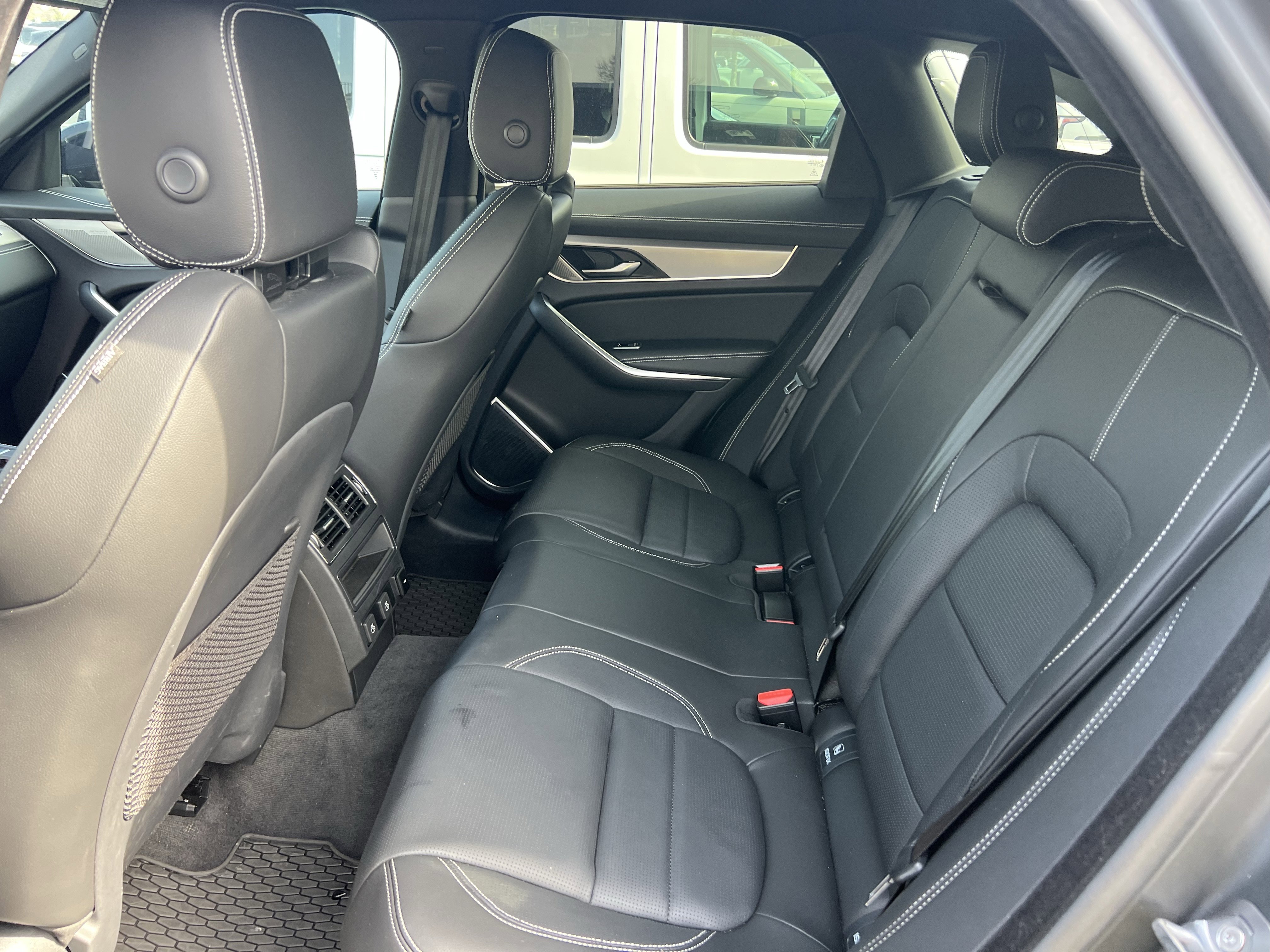 Certified 2025 Jaguar F-PACE R-Dynamic S image 28