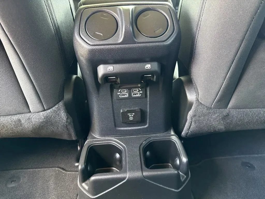 Used 2021 Jeep Wrangler Unlimited Sahara AWD/4WD image 28