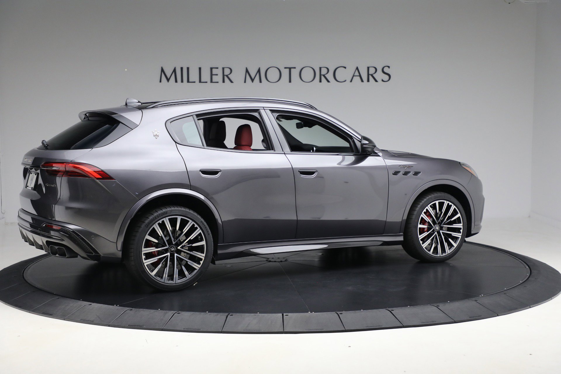 New 2025 Maserati Grecale Trofeo image 8