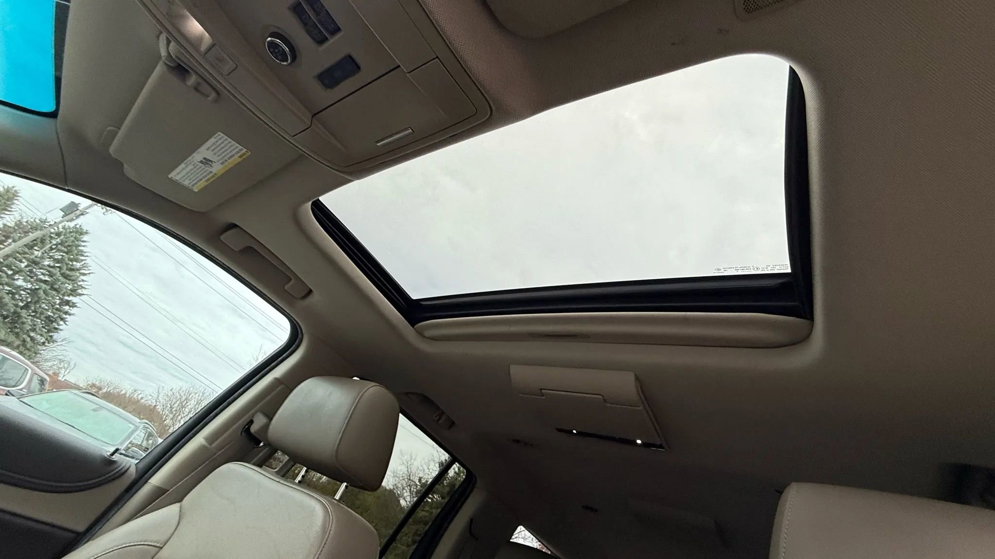 Used 2015 Chevrolet Suburban LTZ image 19