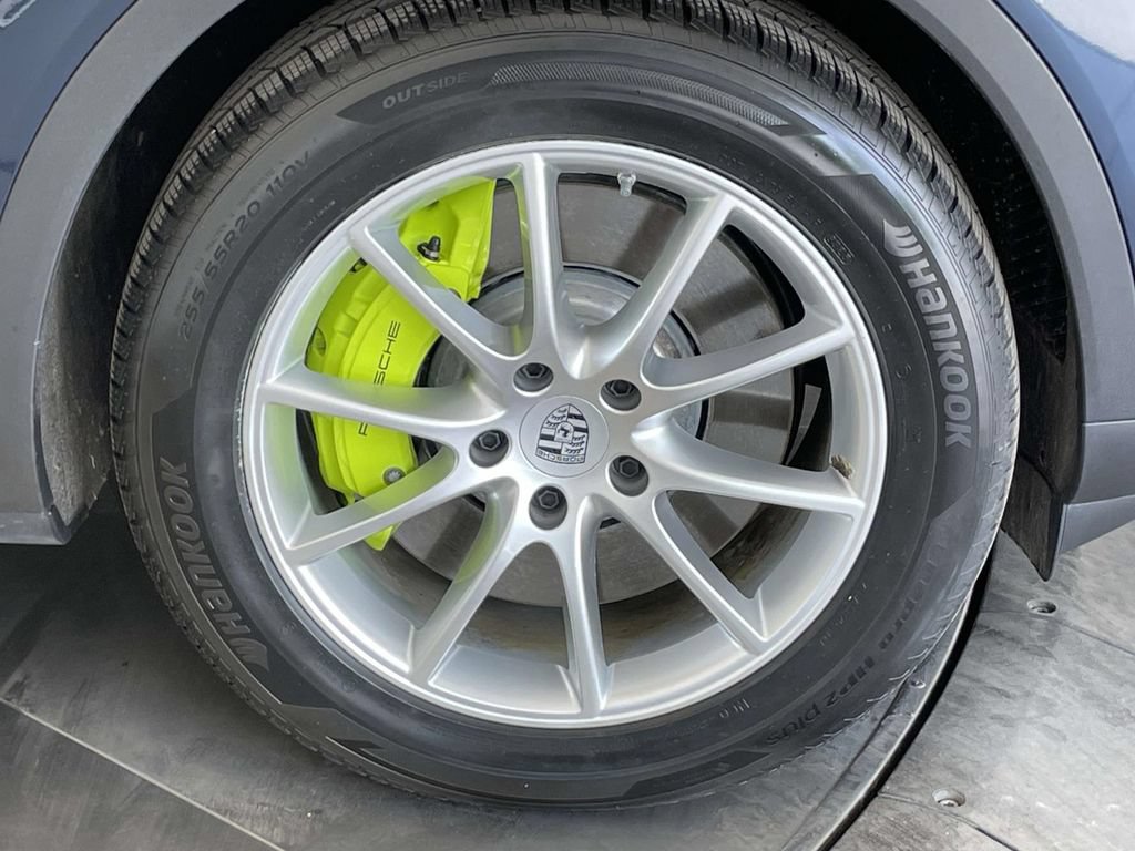 Certified 2024 Porsche Cayenne AWD/4WD image 14