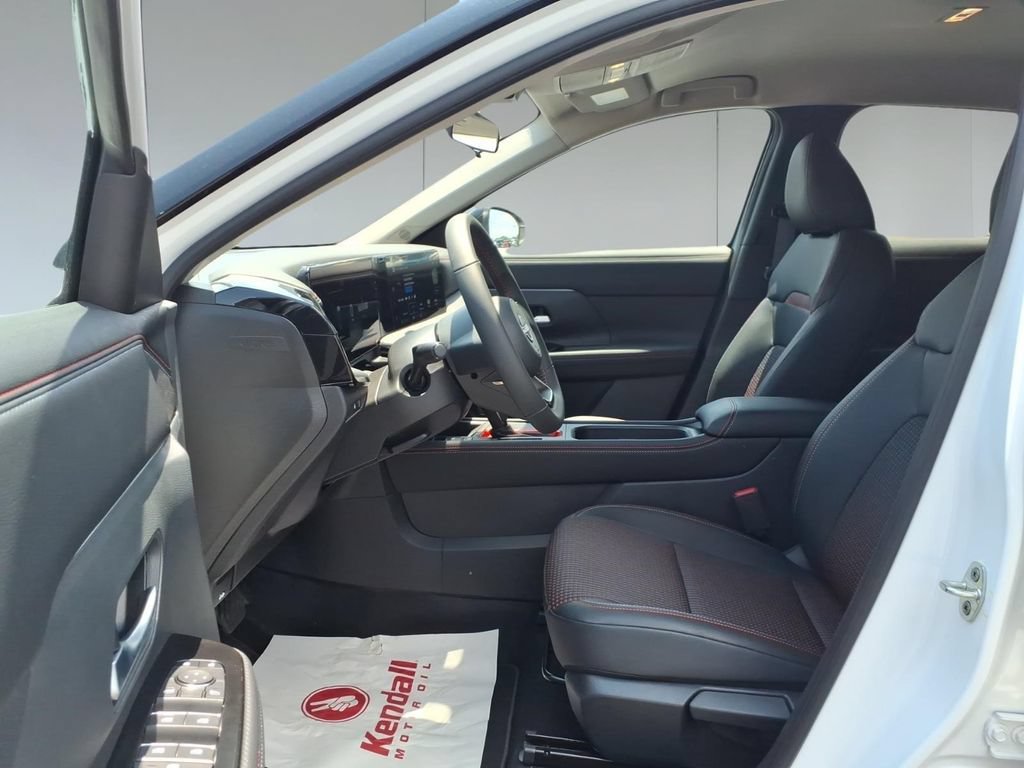 New 2026 Nissan Kicks SR FWD image 14