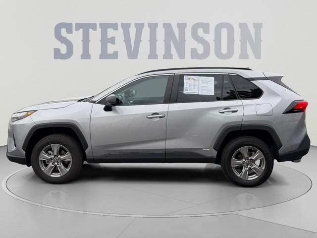 Used 2024 Toyota RAV4 LE AWD/4WD image 2