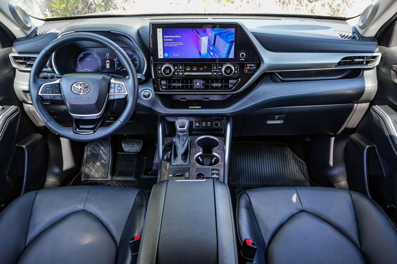 Certified 2025 Toyota Highlander Limited image 11