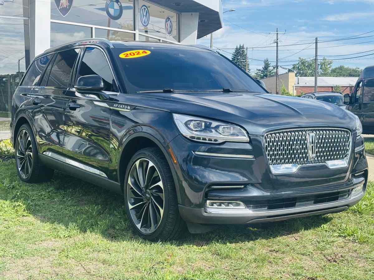 Used 2024 Lincoln Aviator Reserve w/ Equipment Group 201A AWD/4WD image 4