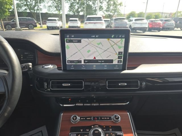 Certified 2023 Lincoln Aviator Reserve w/ Jet Package AWD/4WD image 38