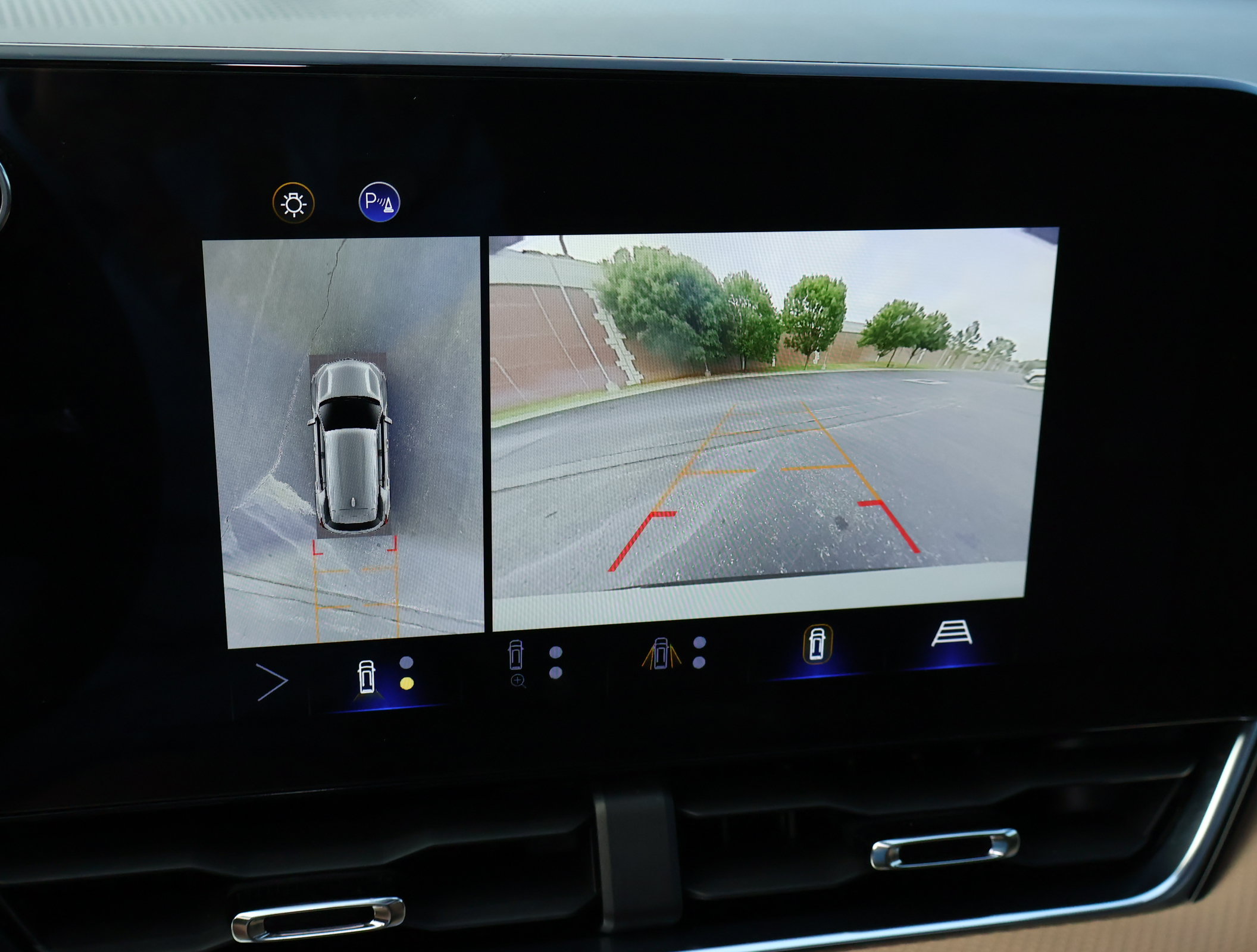 Certified 2025 Chevrolet Equinox ACTIV w/ Safety and Technology Package FWD image 5