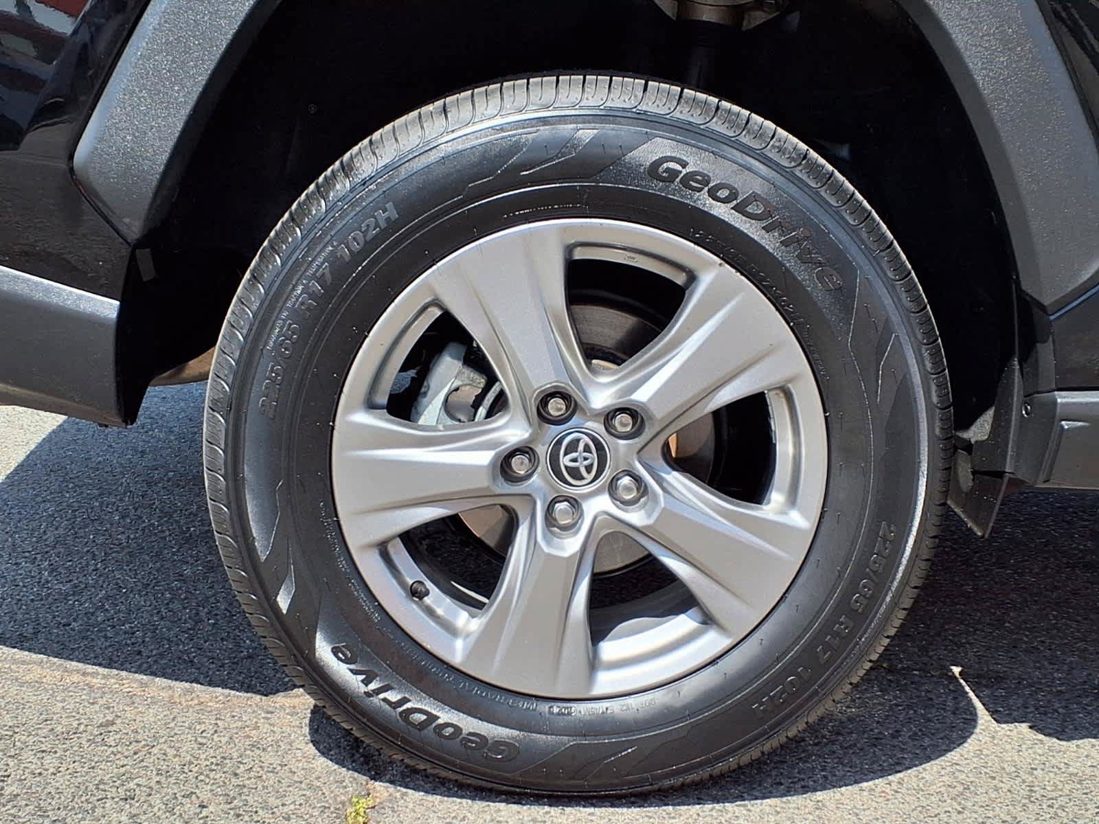 Certified 2024 Toyota RAV4 XLE FWD image 7