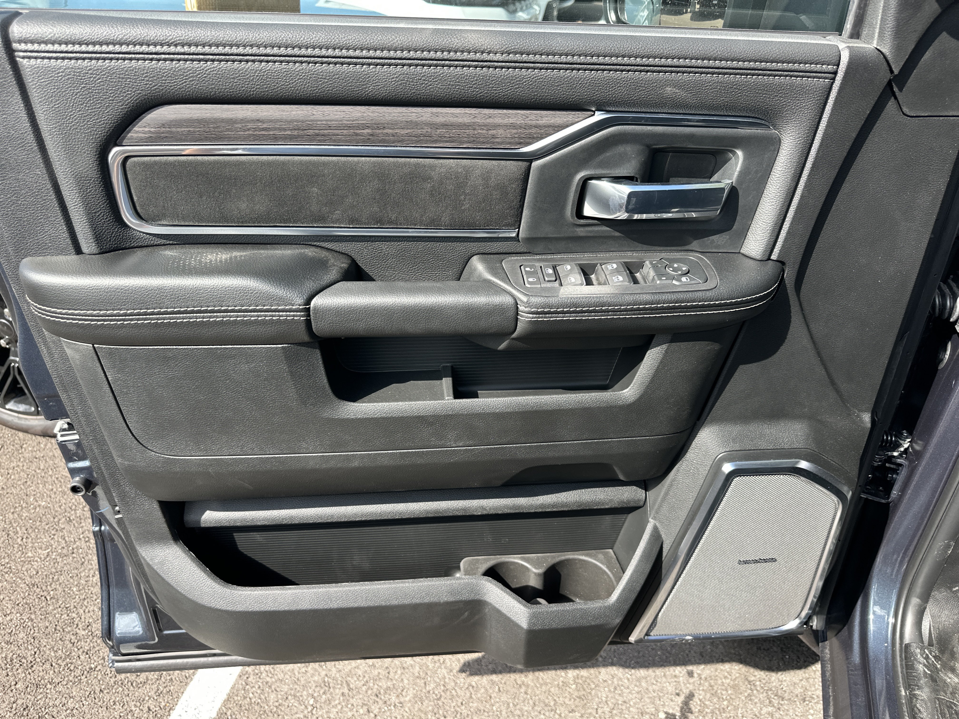 New 2027 RAM 5500 4x4 Crew Cab w/ Laramie Trim Package image 29