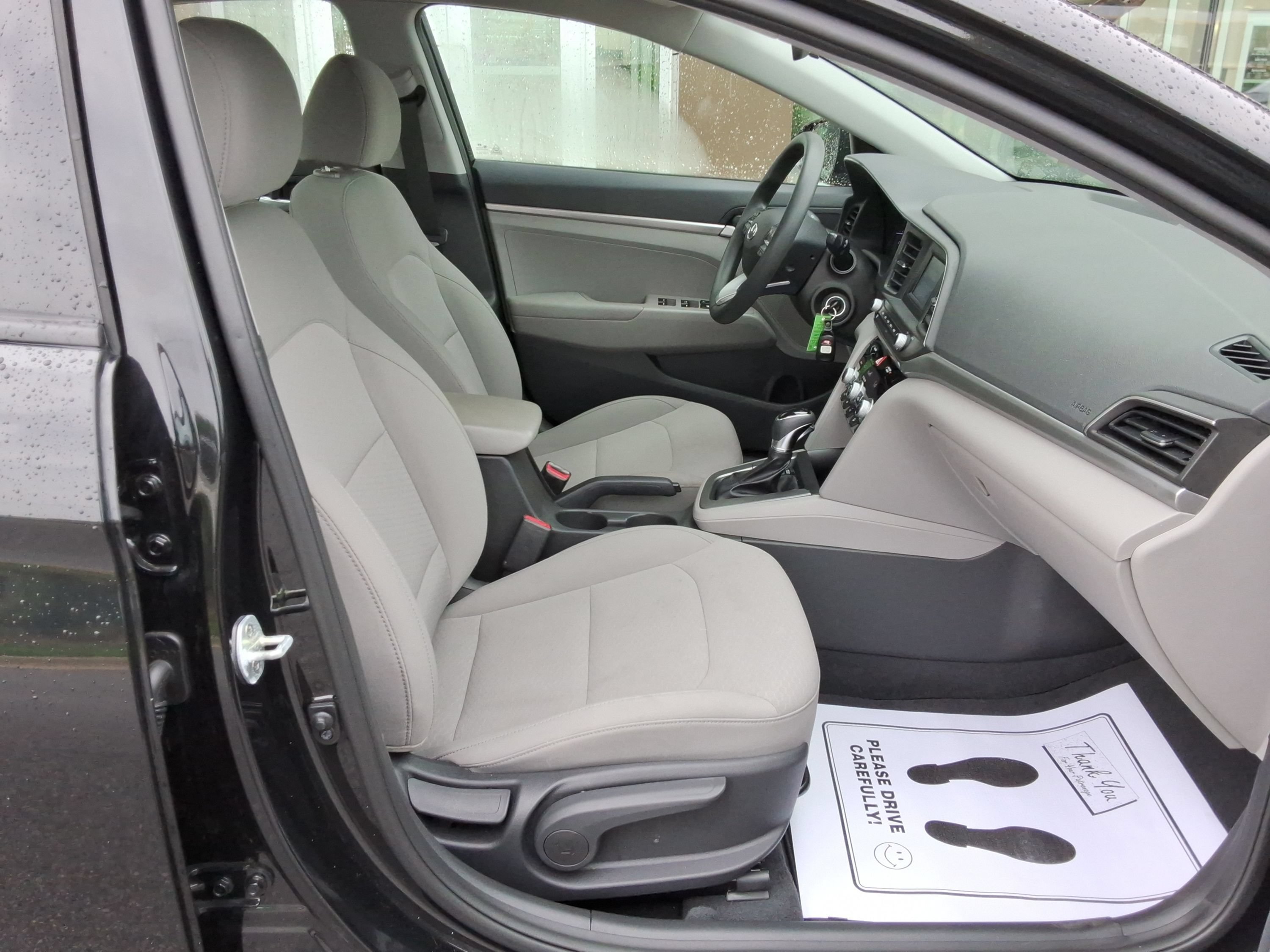 Used 2020 Hyundai Elantra SE FWD image 32