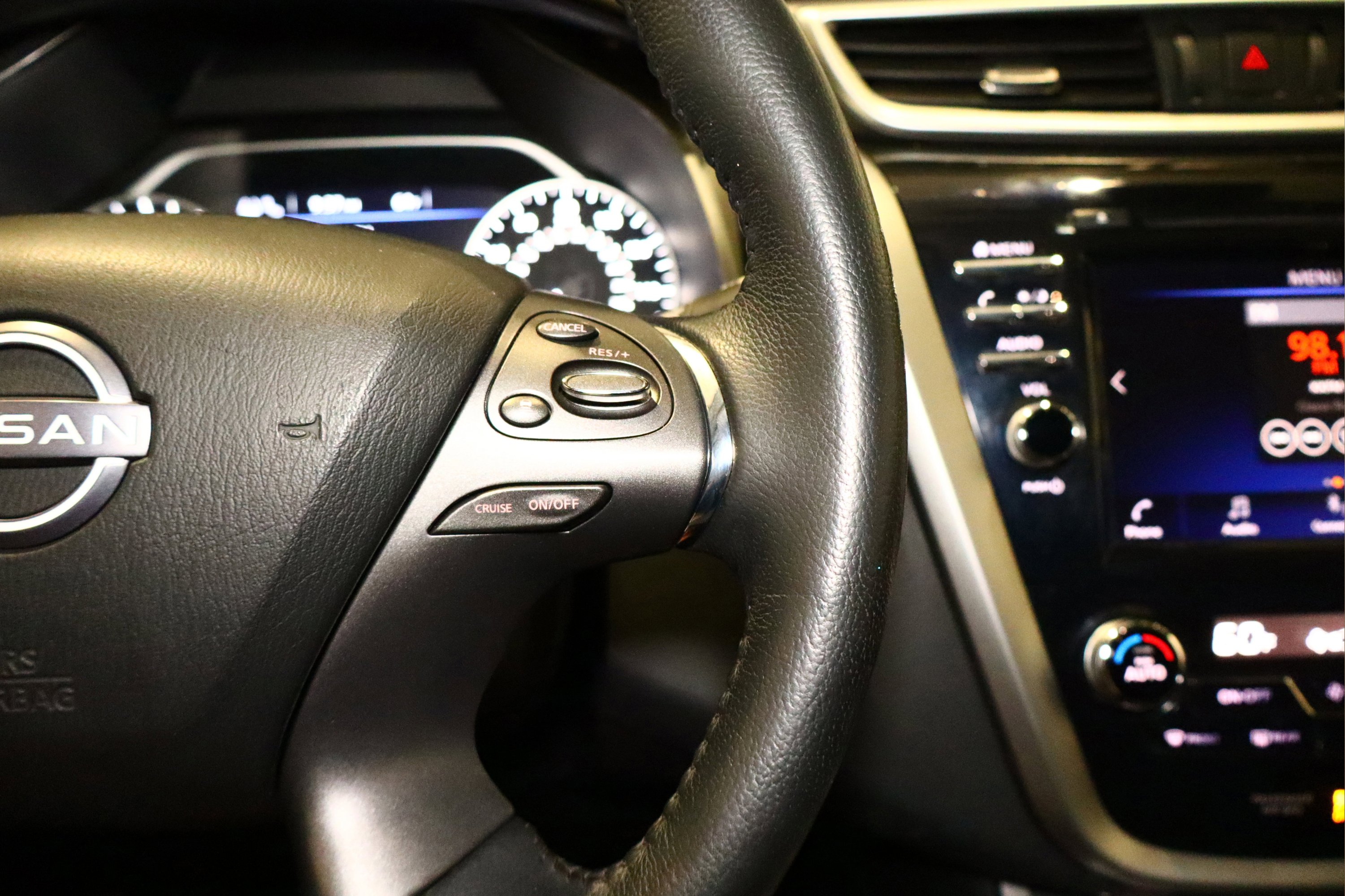 Used 2023 Nissan Murano SV image 12