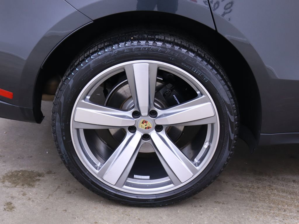 New 2025 Porsche Macan image 13