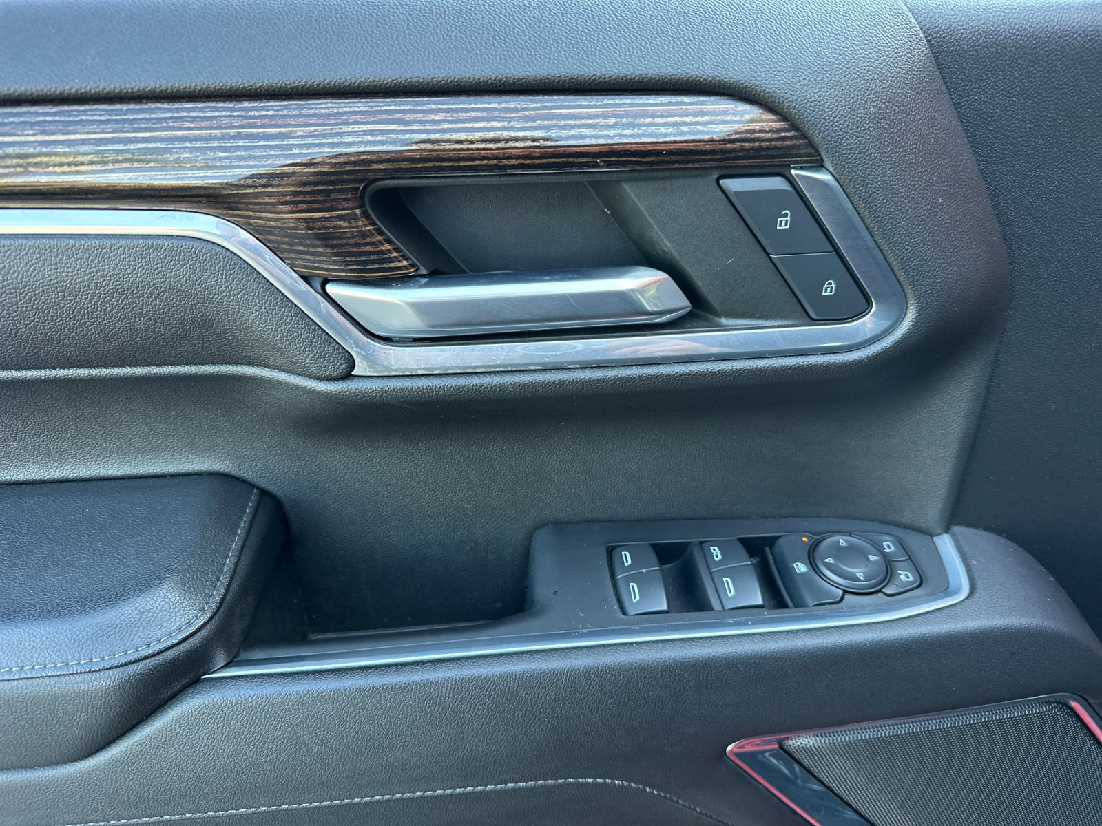 Used 2022 GMC Sierra 1500 Elevation w/ LPO, Elevation Black Package image 10