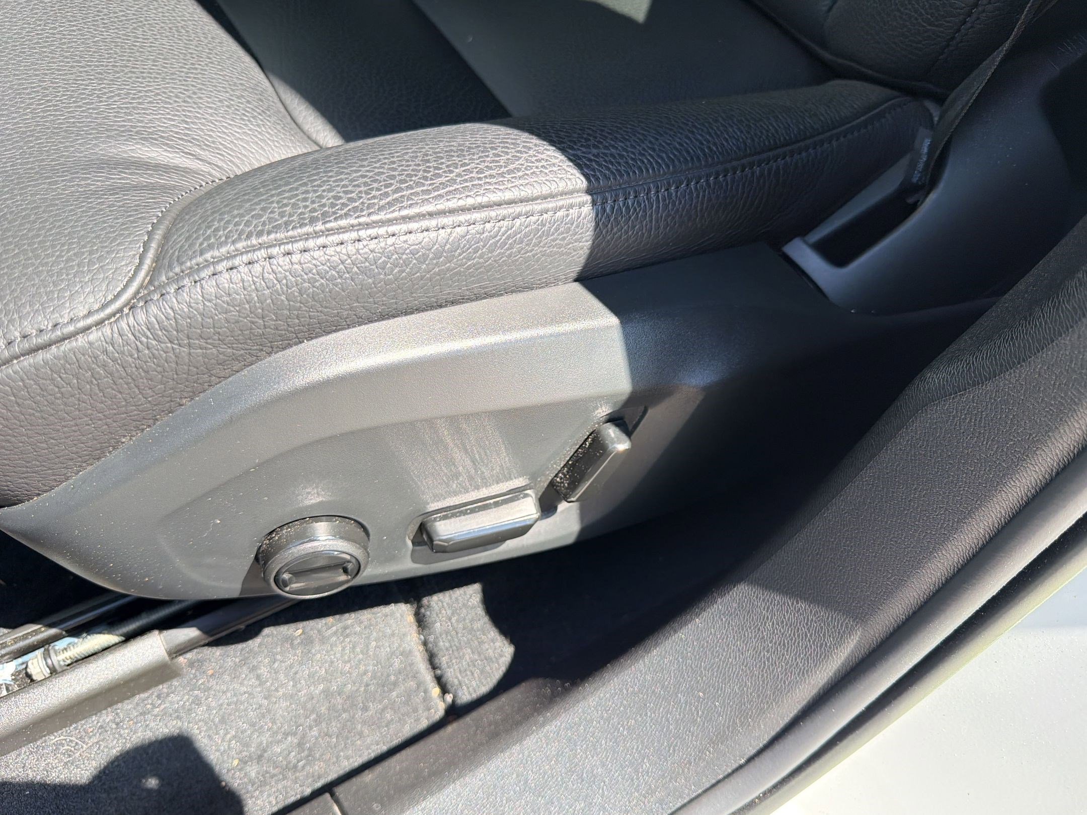 Used 2023 Volvo XC60 B5 Plus w/ Climate Package image 13