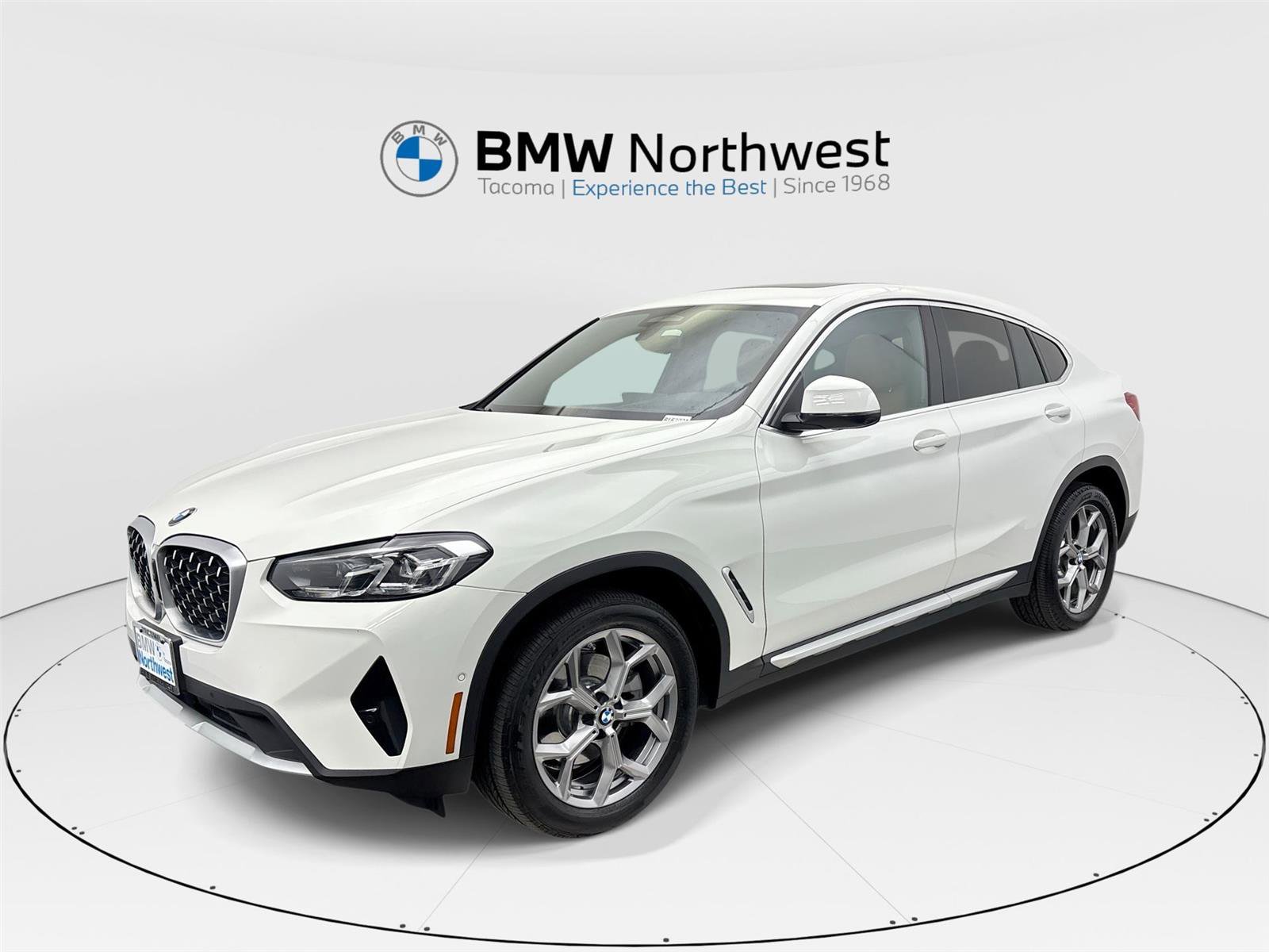 Used 2024 BMW X4 xDrive30i w/ Premium Package image 1