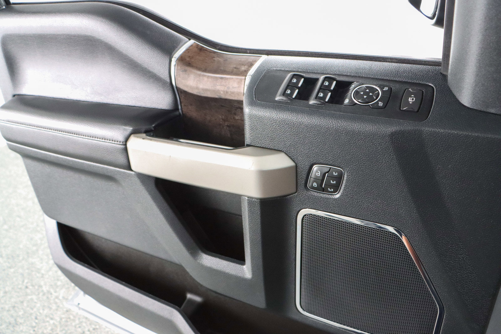 Used 2022 Ford F250 Lariat w/ Lariat Ultimate Package image 24