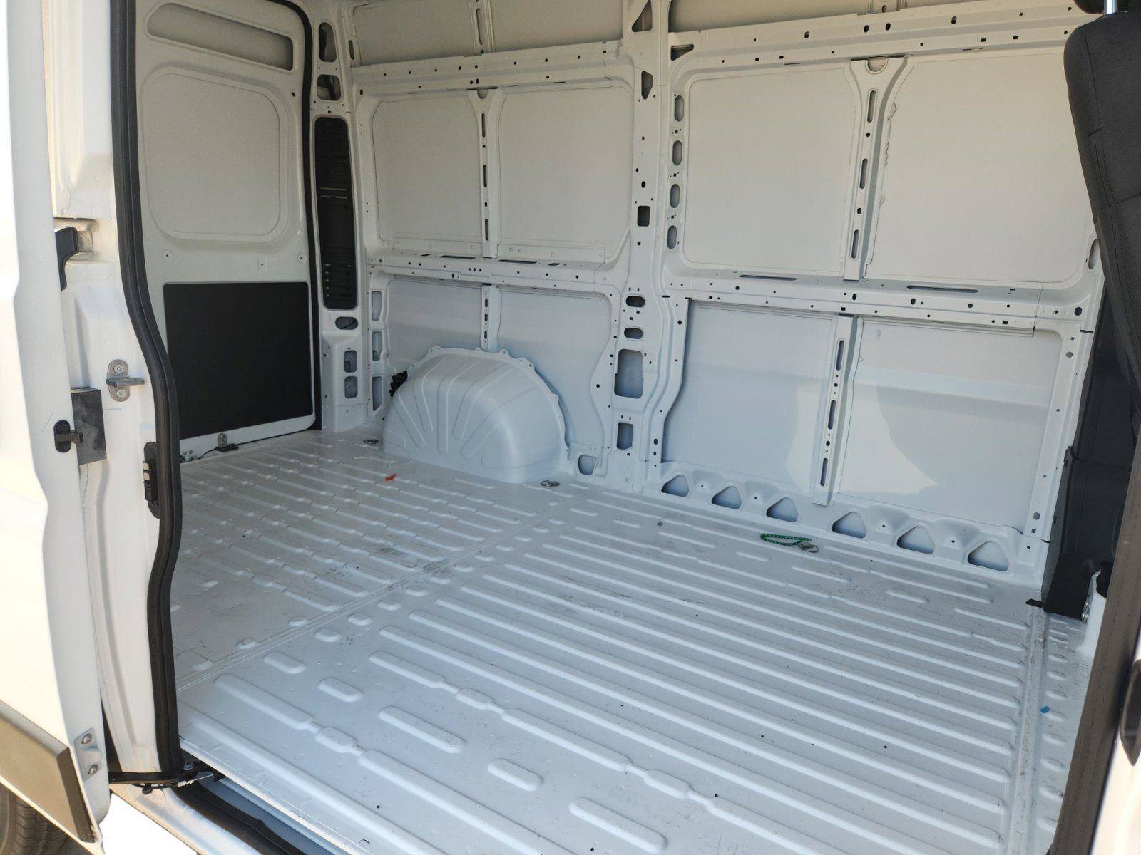 New 2026 RAM ProMaster 1500 w/ Convenience Group FWD image 23