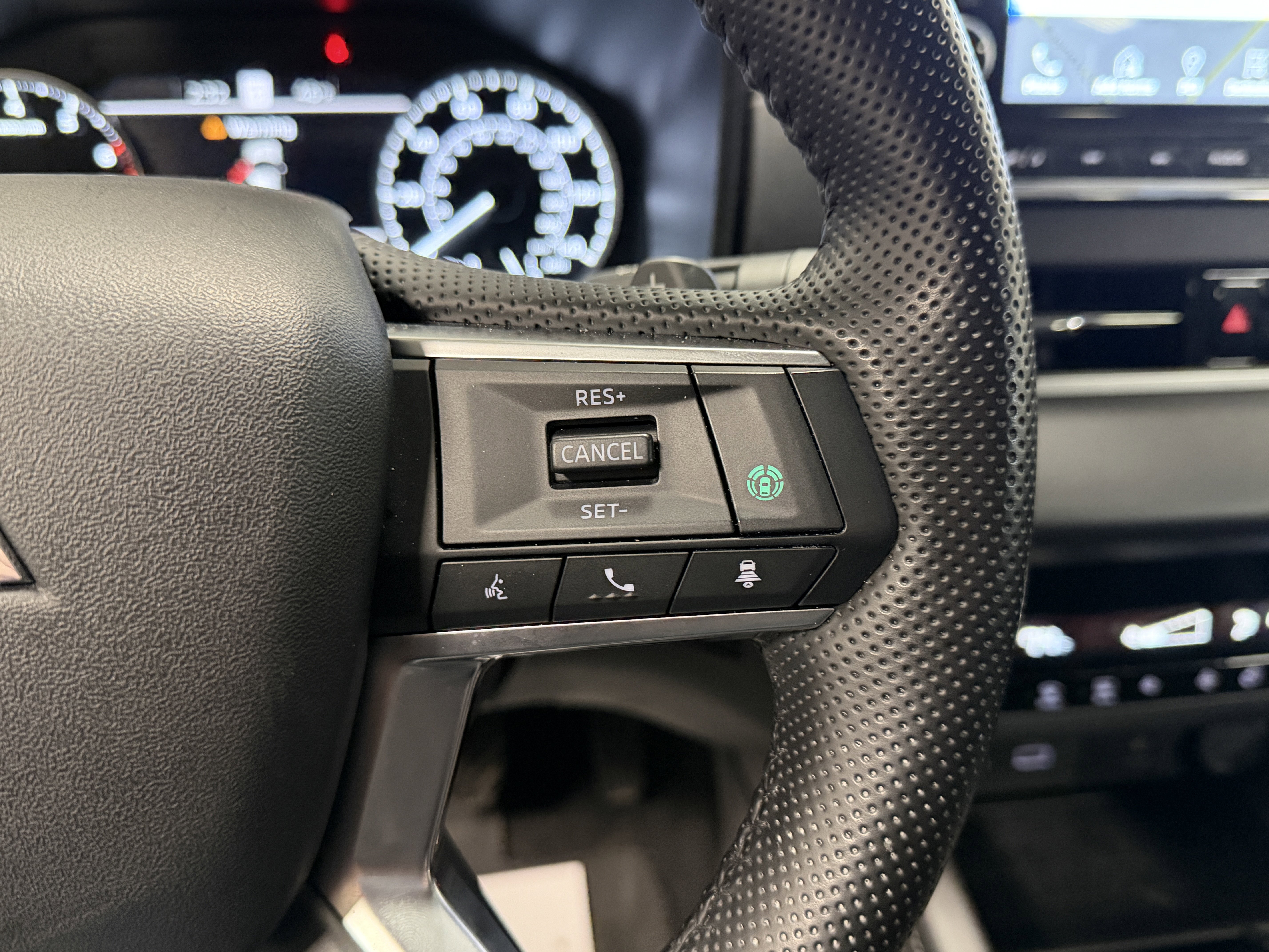 Used 2024 Mitsubishi Outlander SE image 12