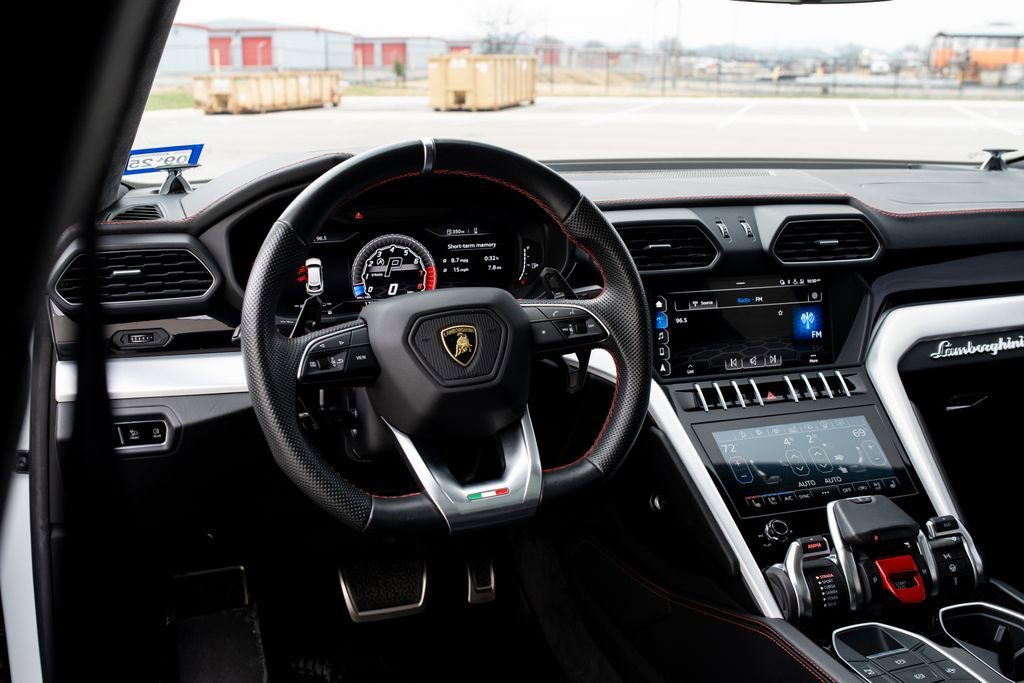 Used 2019 Lamborghini Urus image 27