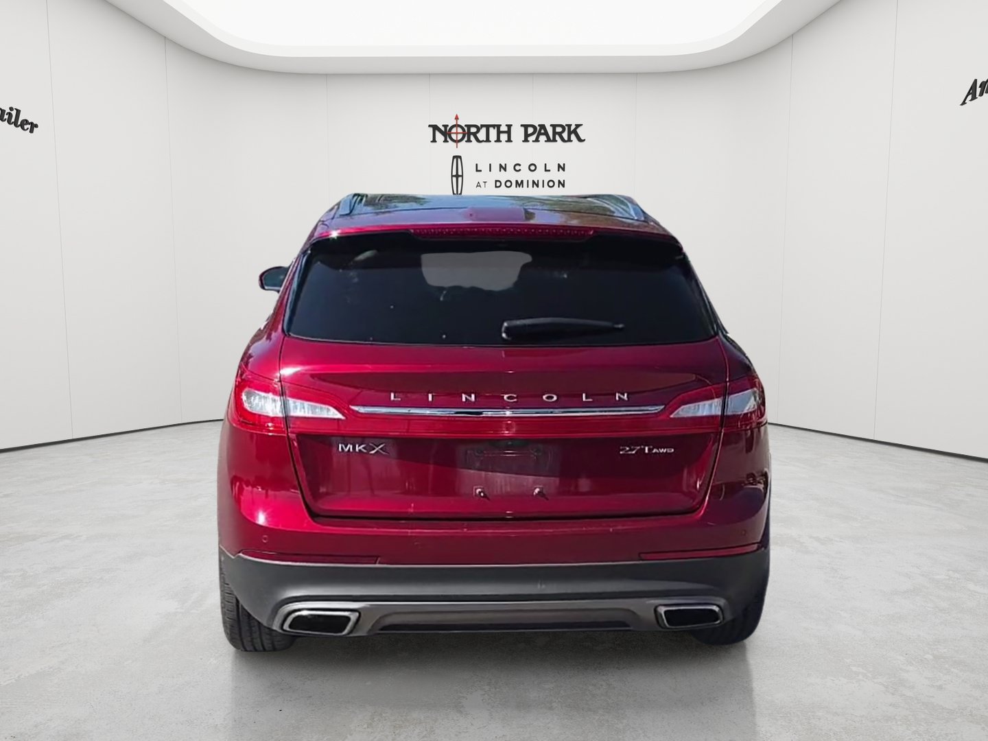 Used 2017 Lincoln MKX Reserve w/ Luxury Package AWD/4WD image 4