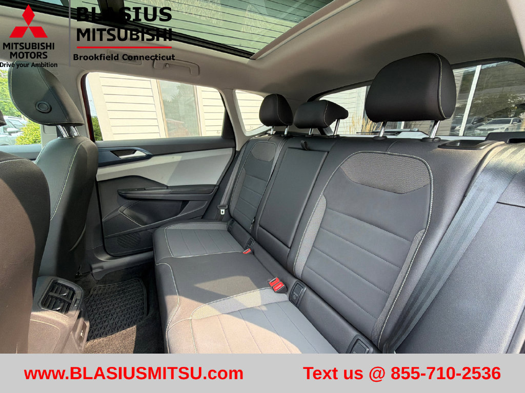 Used 2024 Volkswagen Taos SE w/ Panoramic Sunroof Package AWD/4WD image 38