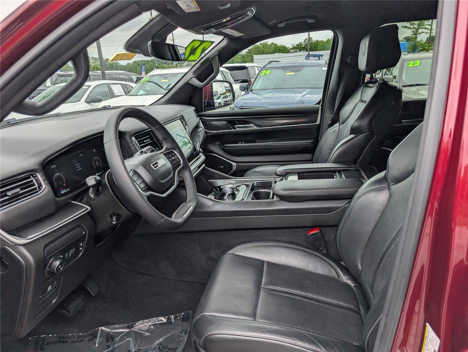 Used 2022 Jeep Wagoneer Series I AWD/4WD image 17