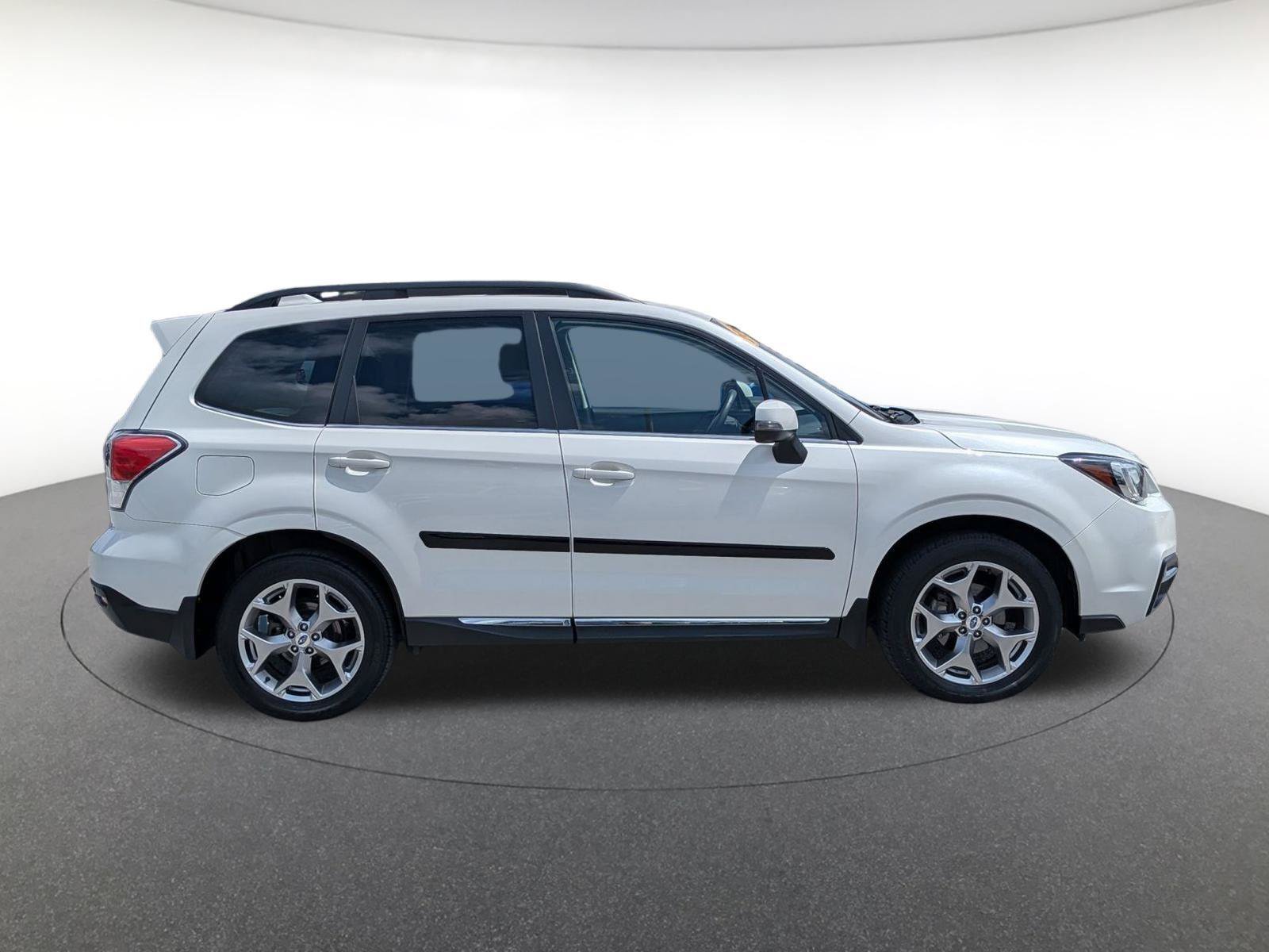 Used 2018 Subaru Forester 2.5i Touring AWD/4WD image 8