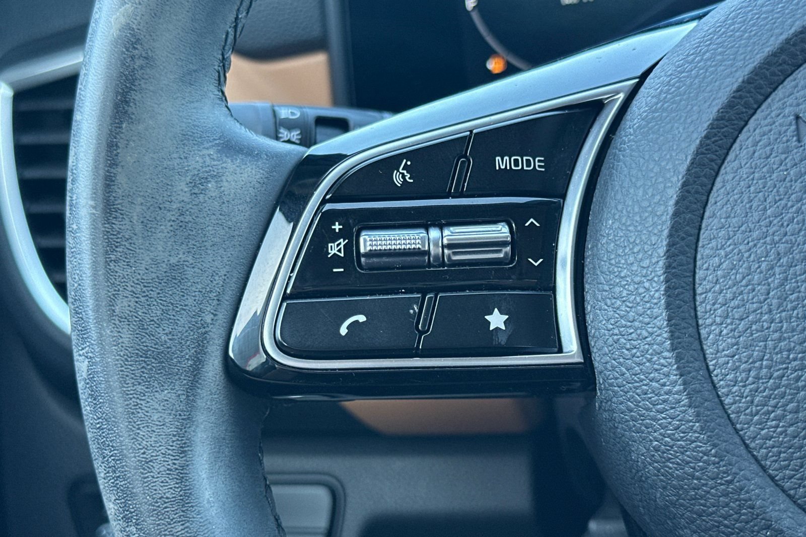 Certified 2024 Kia Seltos EX FWD image 36