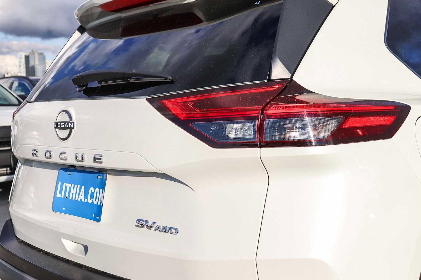 Used 2023 Nissan Rogue SV image 9