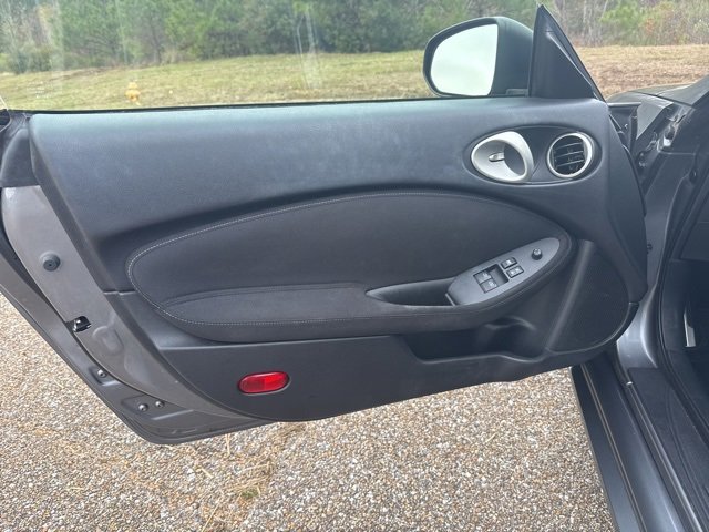 Used 2019 Nissan 370Z Coupe image 11