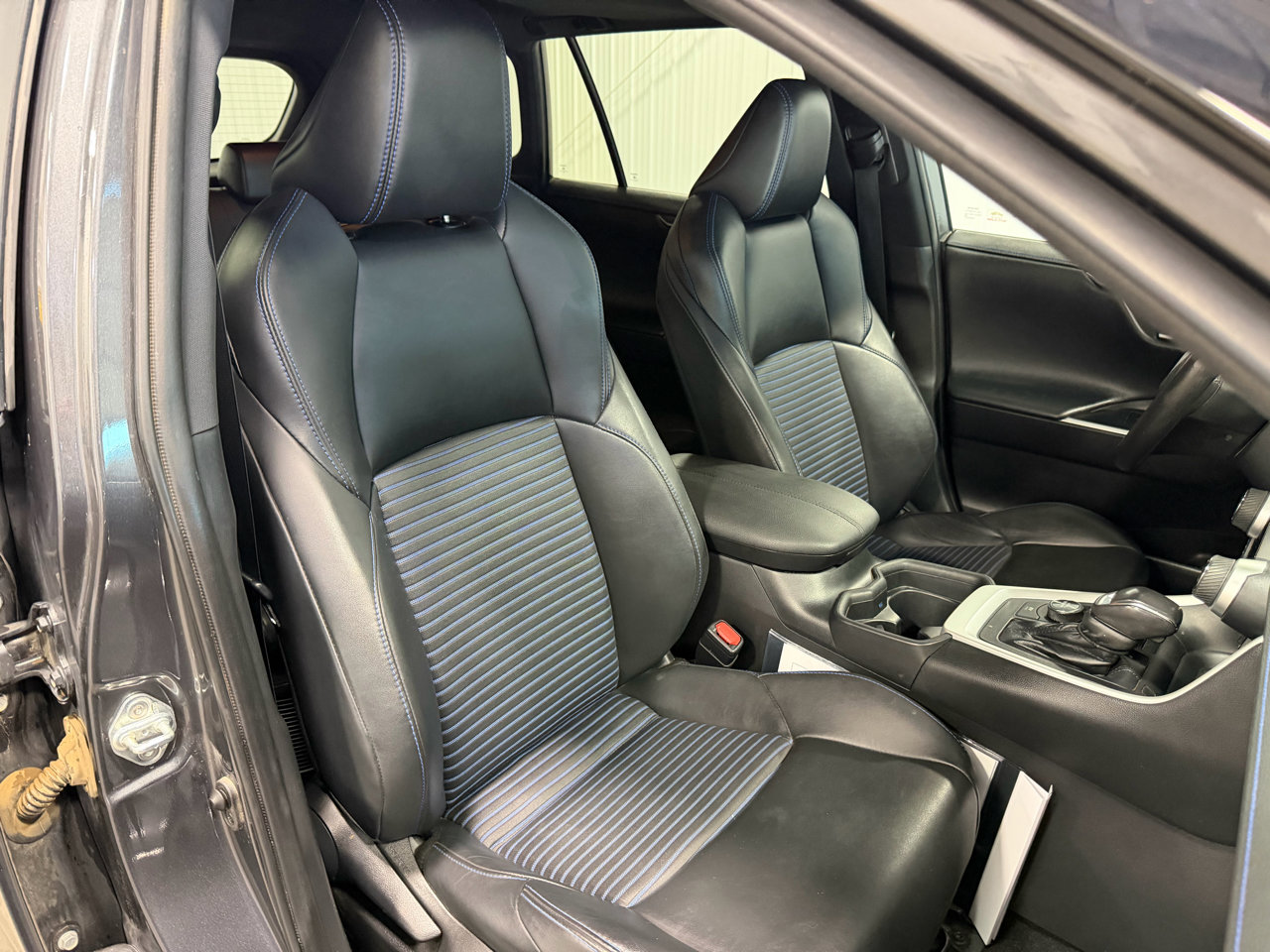 Used 2020 Toyota RAV4 XSE image 29