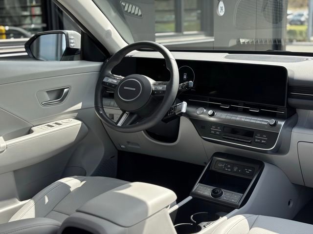 Used 2025 Hyundai Kona Limited image 59