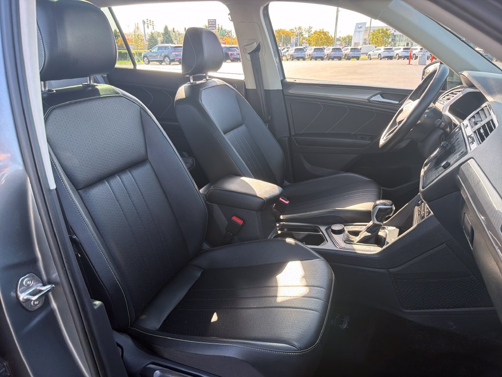 Certified 2023 Volkswagen Tiguan SE w/ Panoramic Sunroof Package AWD/4WD image 26