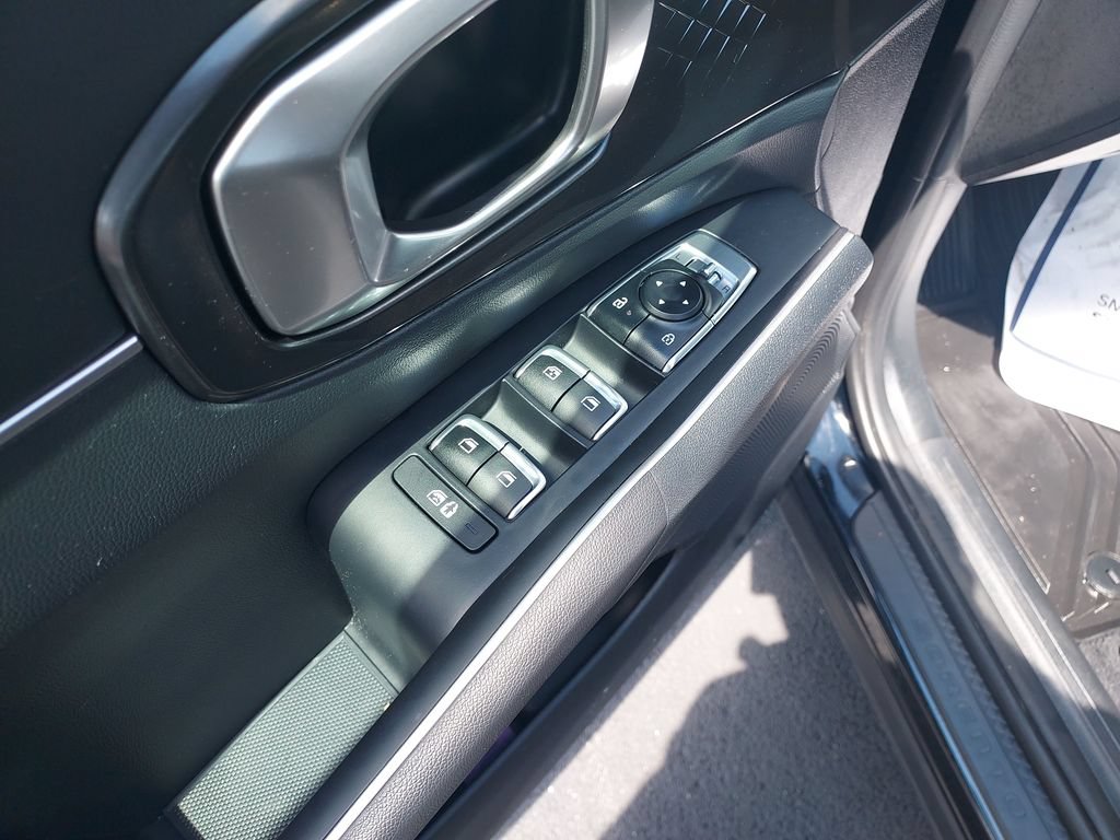 Used 2026 Kia Sorento LX FWD image 11